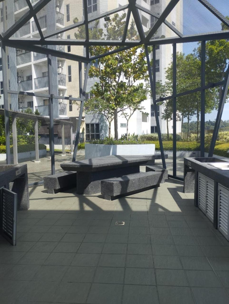 The Luxe Sanctuary In Southville Apartment